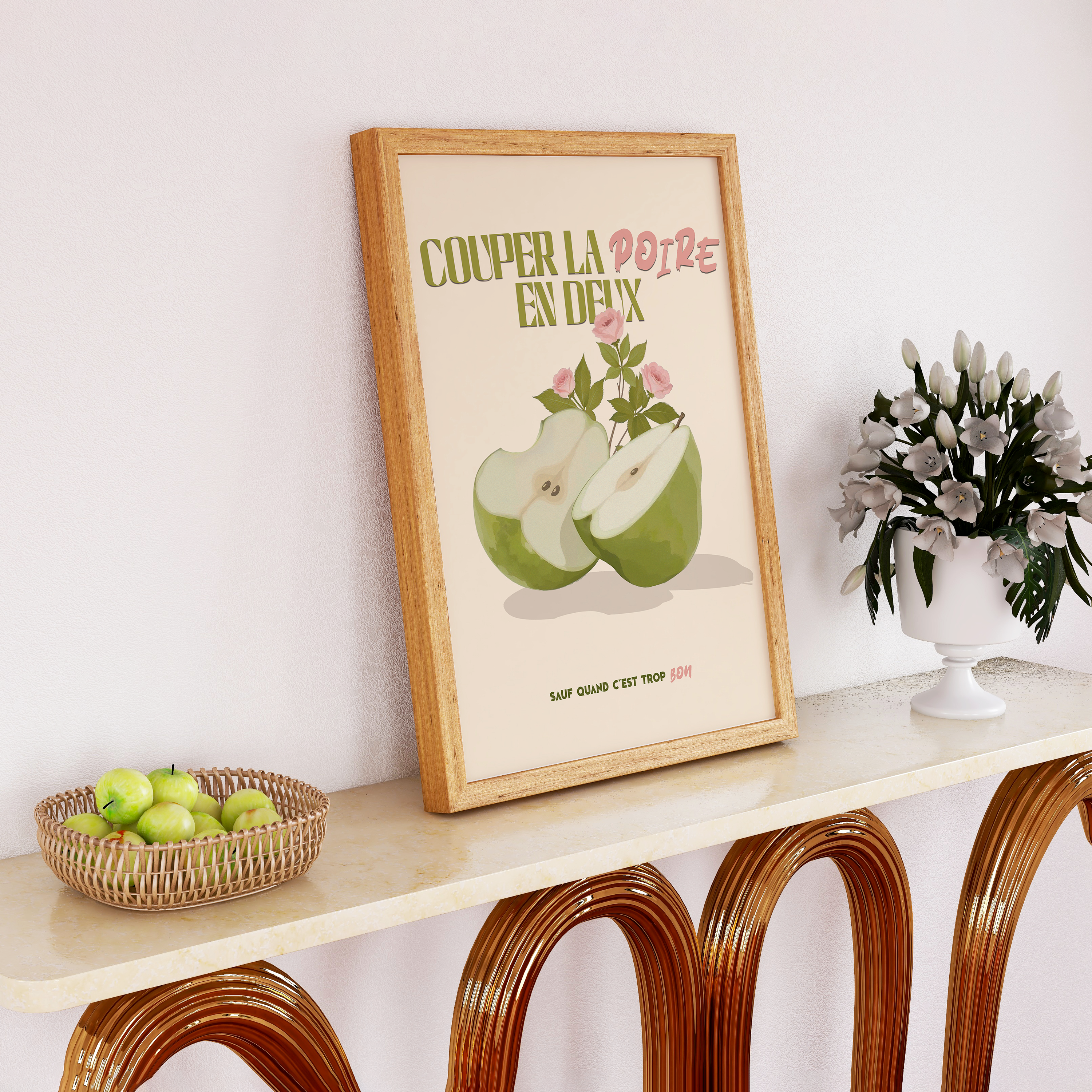 Affiche déco humoristique “Couper la poire en deux” avec une illustration de poire verte coupée en deux et des roses, style vintage moderne, idéale pour décoration murale cuisine, salon ou bureau.